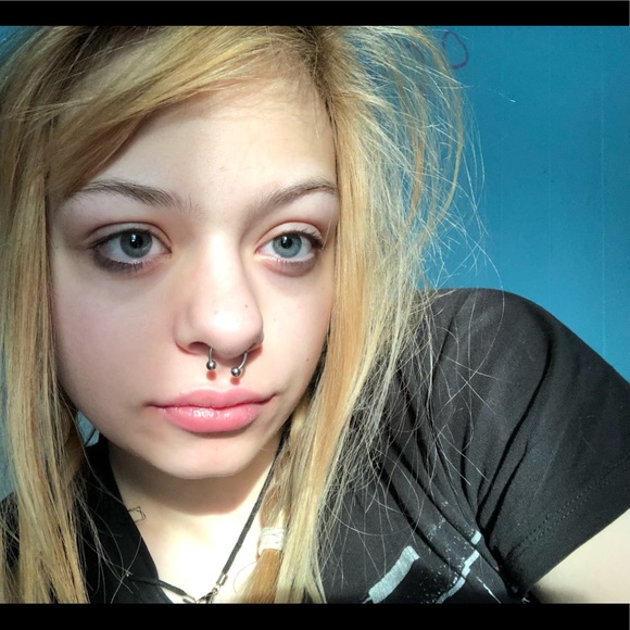 Meet your Posher, Marina - Picture 1 of 1